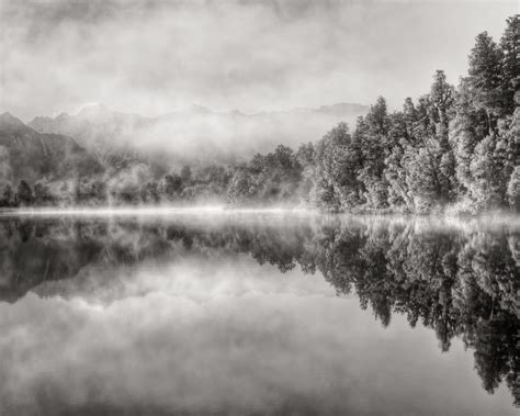 Morning Mist - En Melodi Som Flödar Som Vatten Och Skimmer Som Stjärnor I Nattens Tystnad